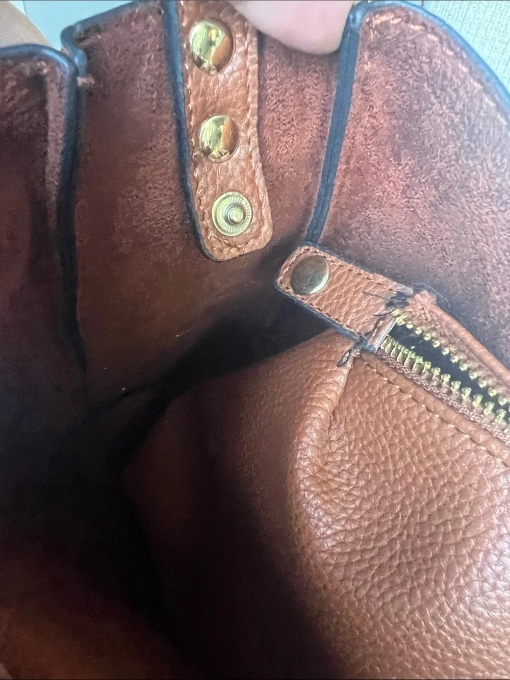 Steve Madden bag snap handle